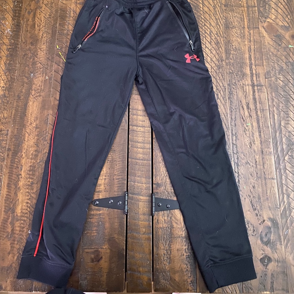 Size 6 Under Armor boy track pants!